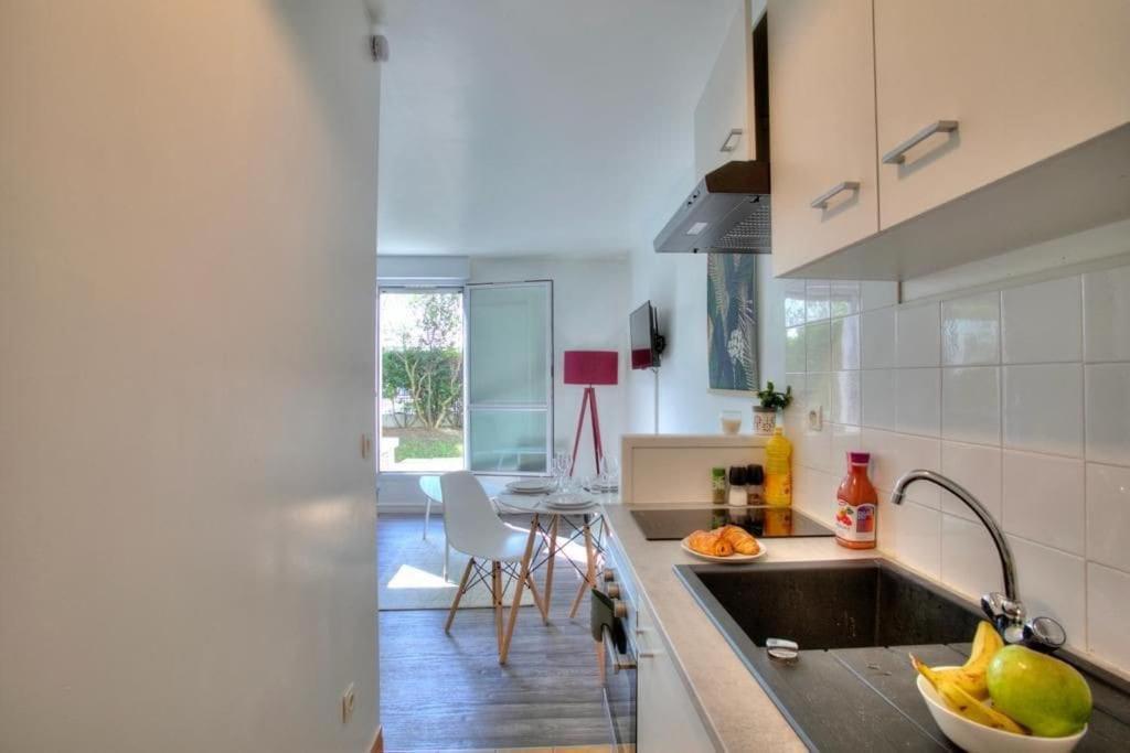 Studio Spacieux Avec Terrasse Et Parking Viry-Chatillon Exterior photo